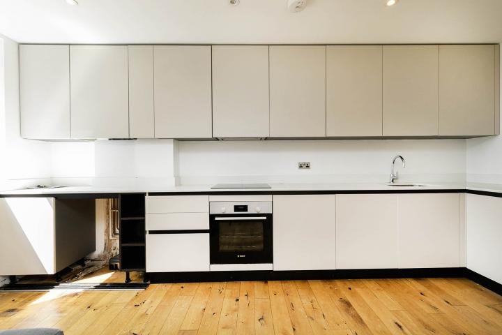 			3 Bedroom, 3 bath, 1 reception Apartment			 Dignam Close , Cricklewood